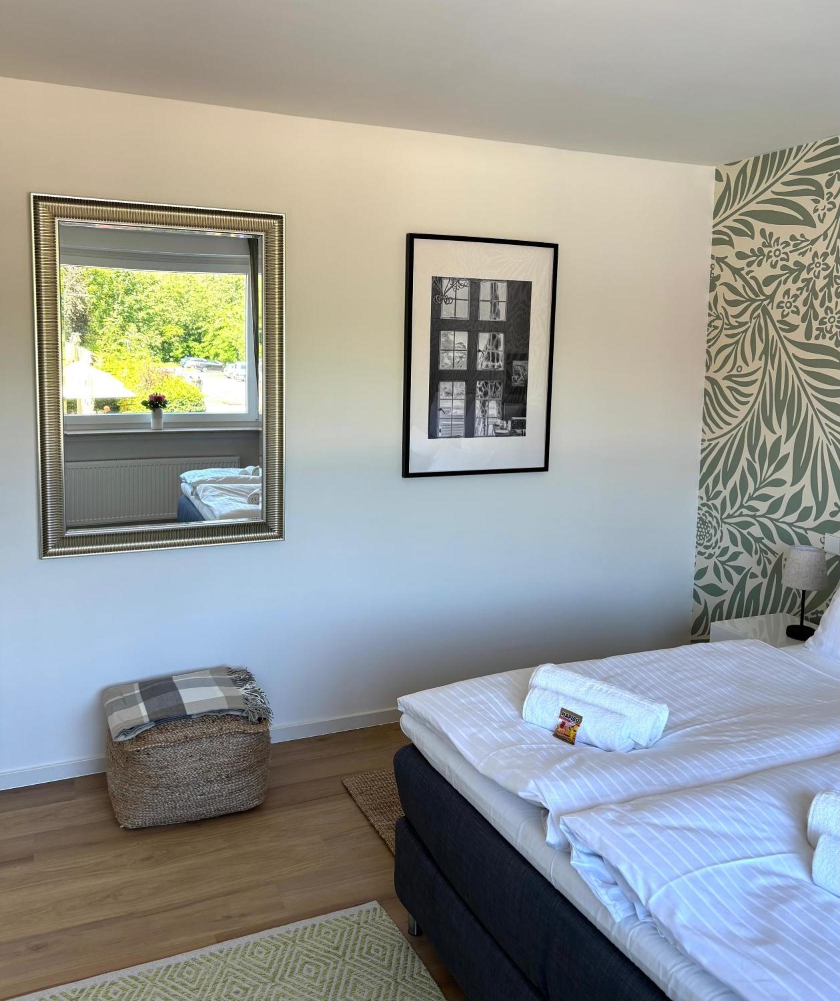 Gesamte Wohnung, Kueche, Parkplatz, Terrasse Bad Bellingen Esterno foto